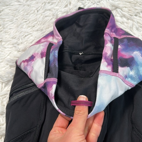 Lululemon Toasty Tech Tight II Black / Blooming Pixie Multi - Picture 3 of 7